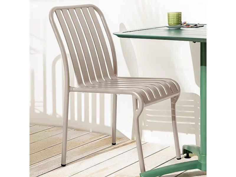 Chaise design de terrasse en aluminium taupe