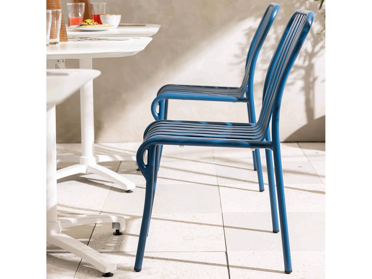 Chaise design de terrasse en aluminium bleu foncé