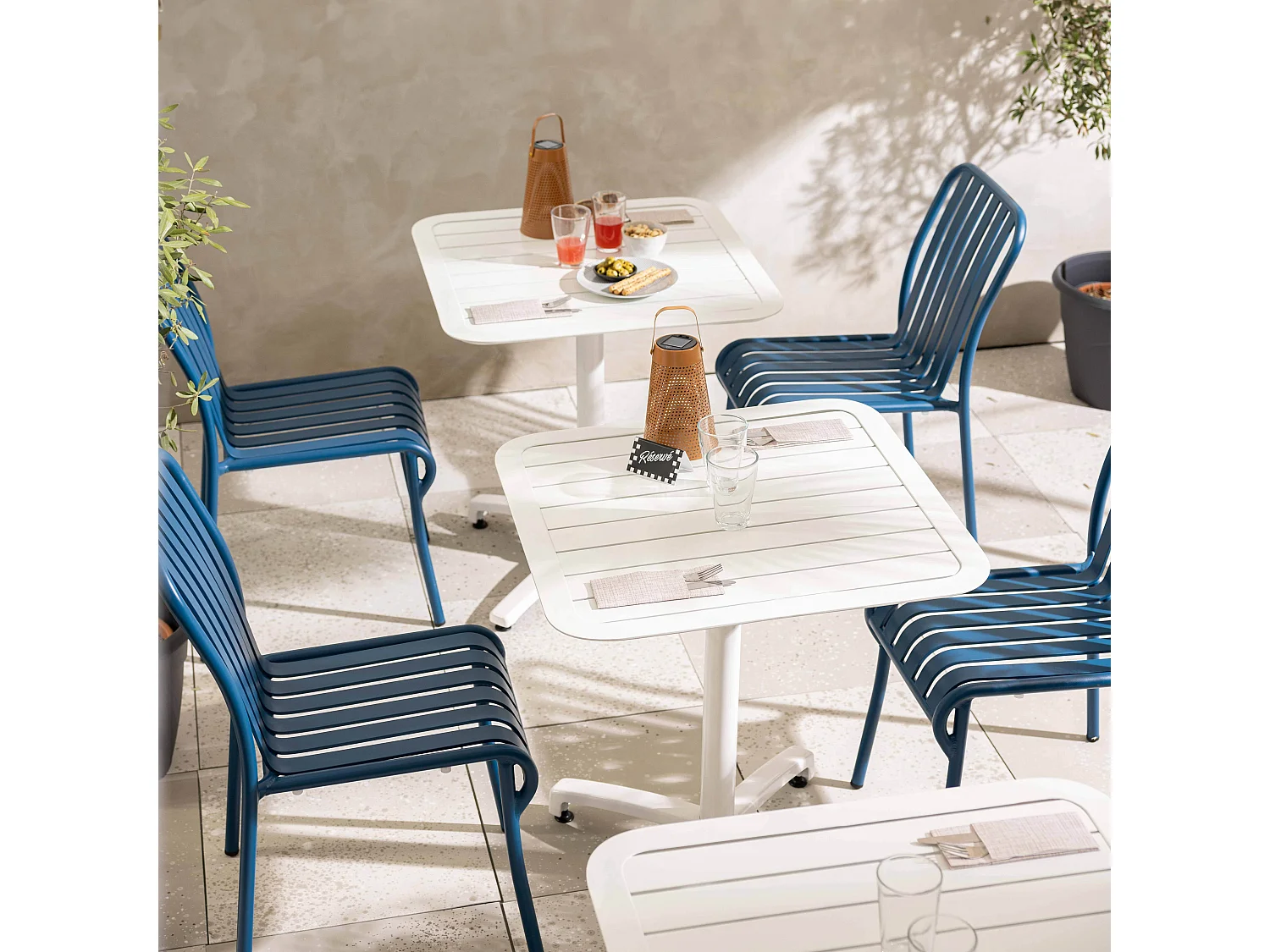 Chaise design de terrasse en aluminium bleu foncé