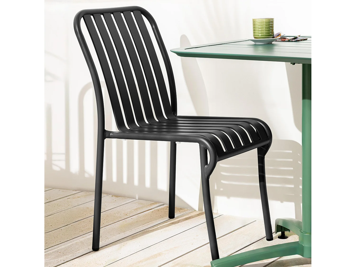 Chaise design de terrasse en aluminium noire