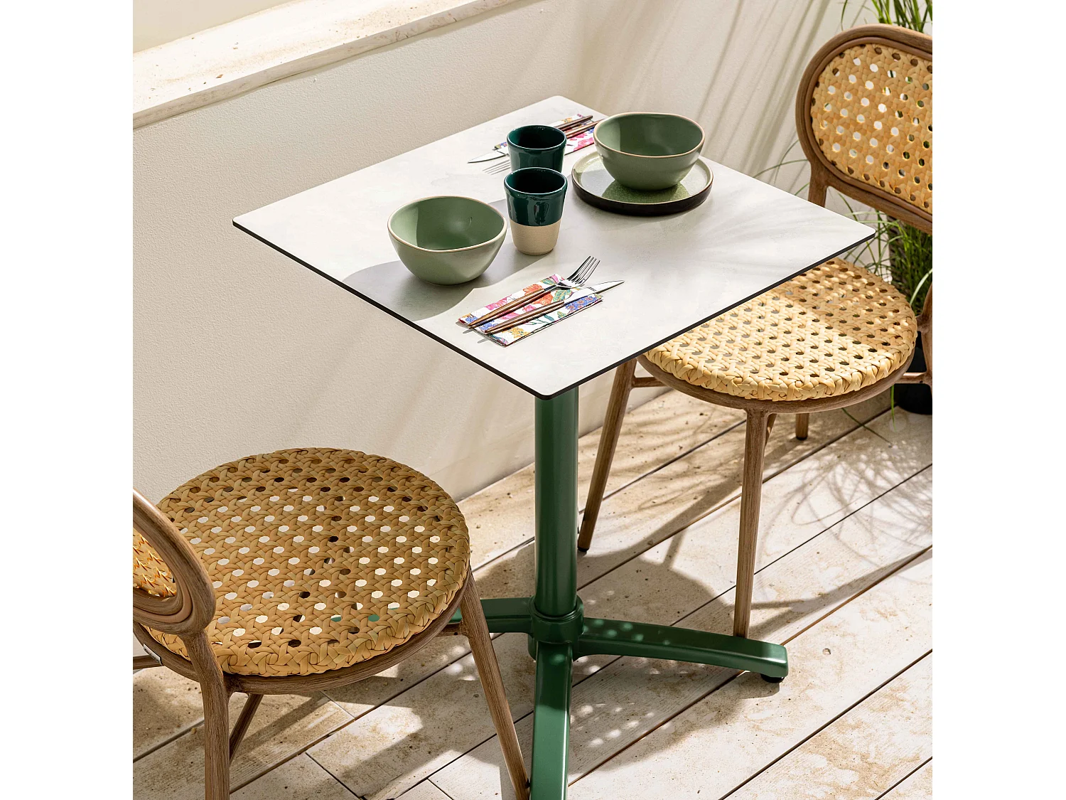 Chaise de terrasse en aluminium et rotin synthétique