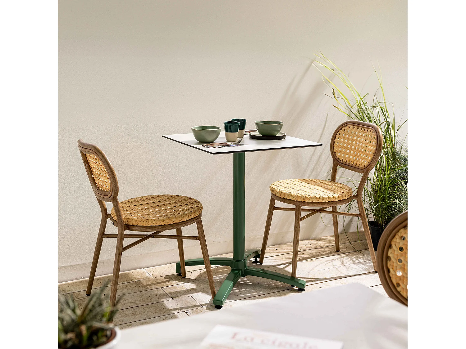 Chaise de terrasse en aluminium et rotin synthétique