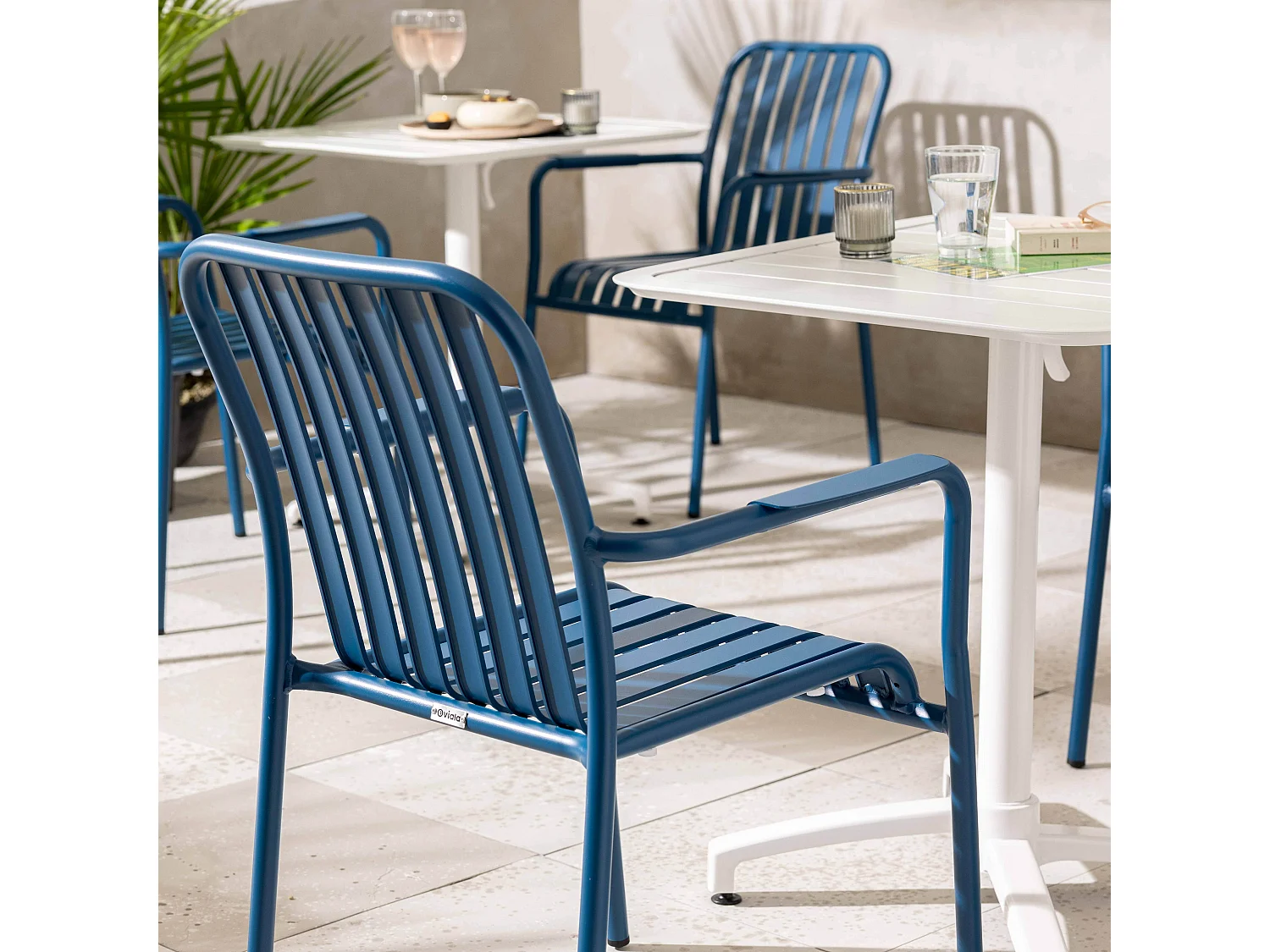 Chaise de terrasse avec accoudoirs en aluminium bleu foncé