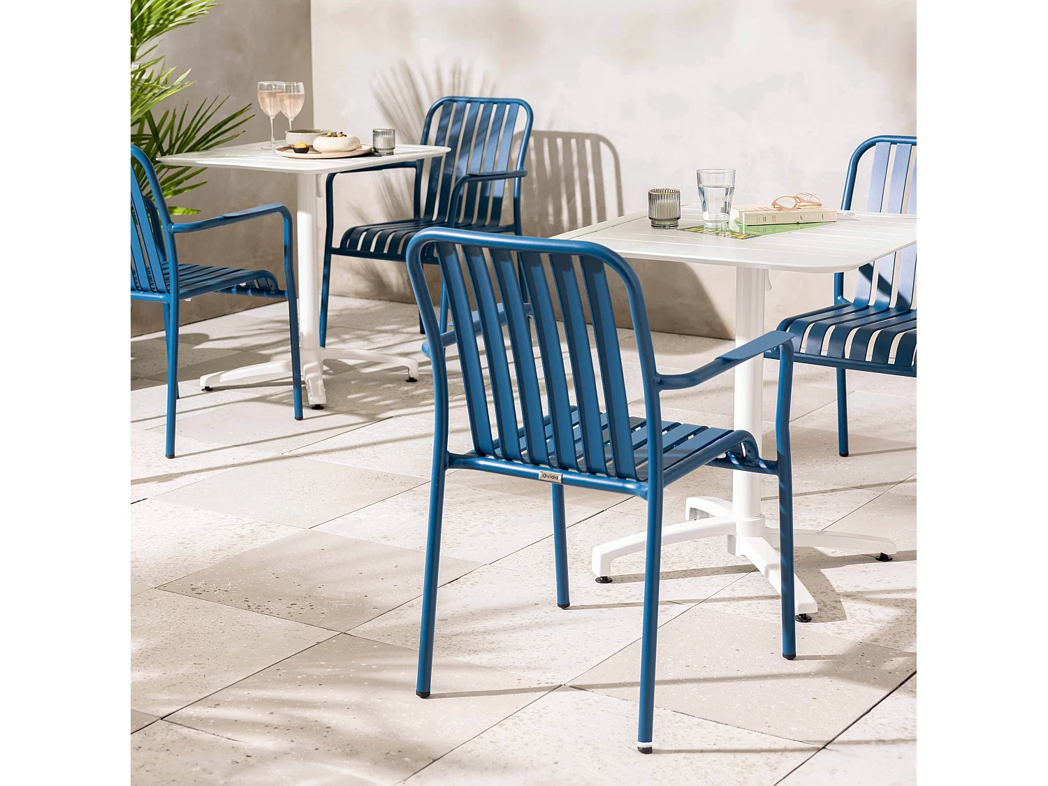 Chaise de terrasse avec accoudoirs en aluminium bleu foncé