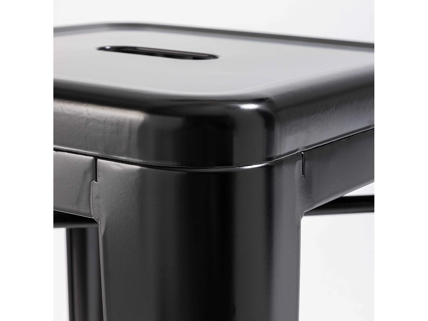 Lot de 4 tabourets de bar en acier noir mat