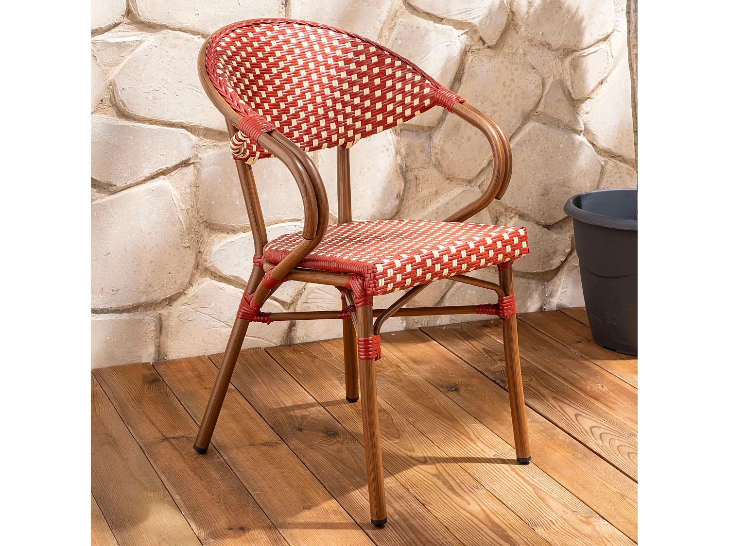 Fauteuil de terrasse bistrot parisien en aluminium rouge