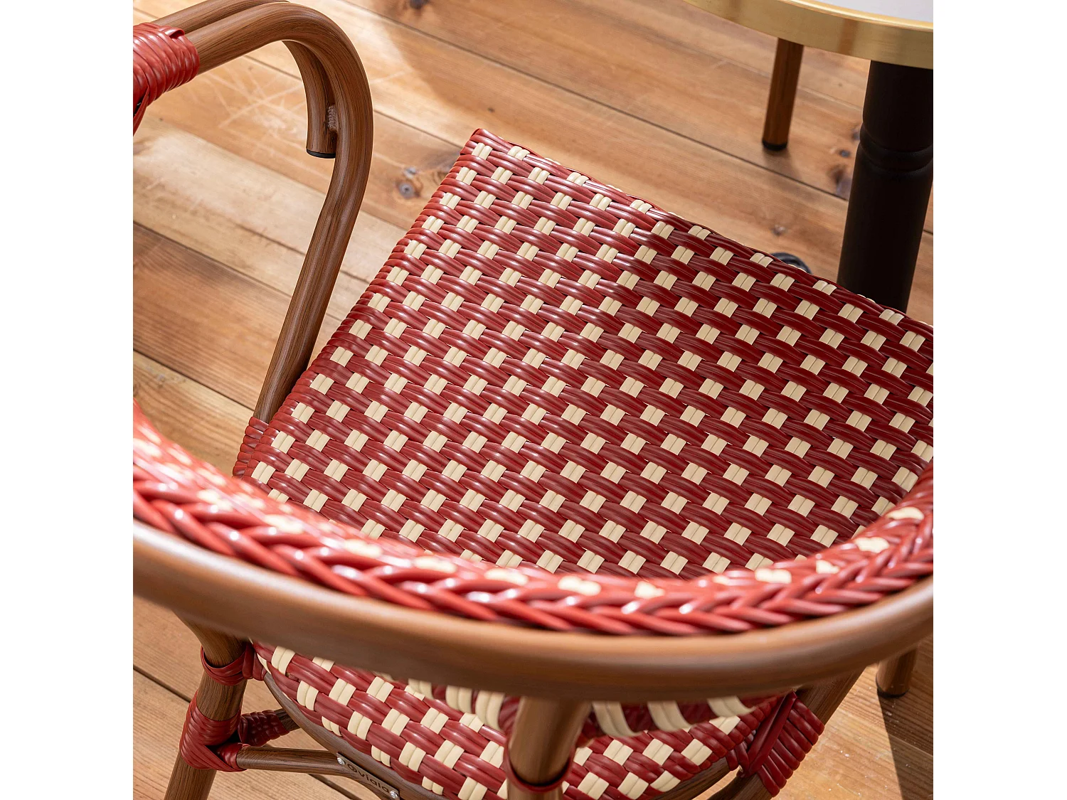 Fauteuil de terrasse bistrot parisien en aluminium rouge