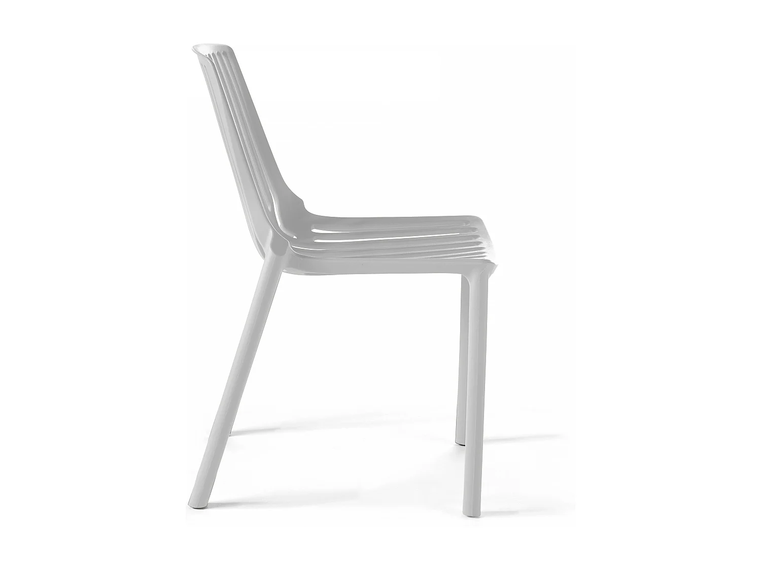 Lot de 4 chaises en plastique blanc
