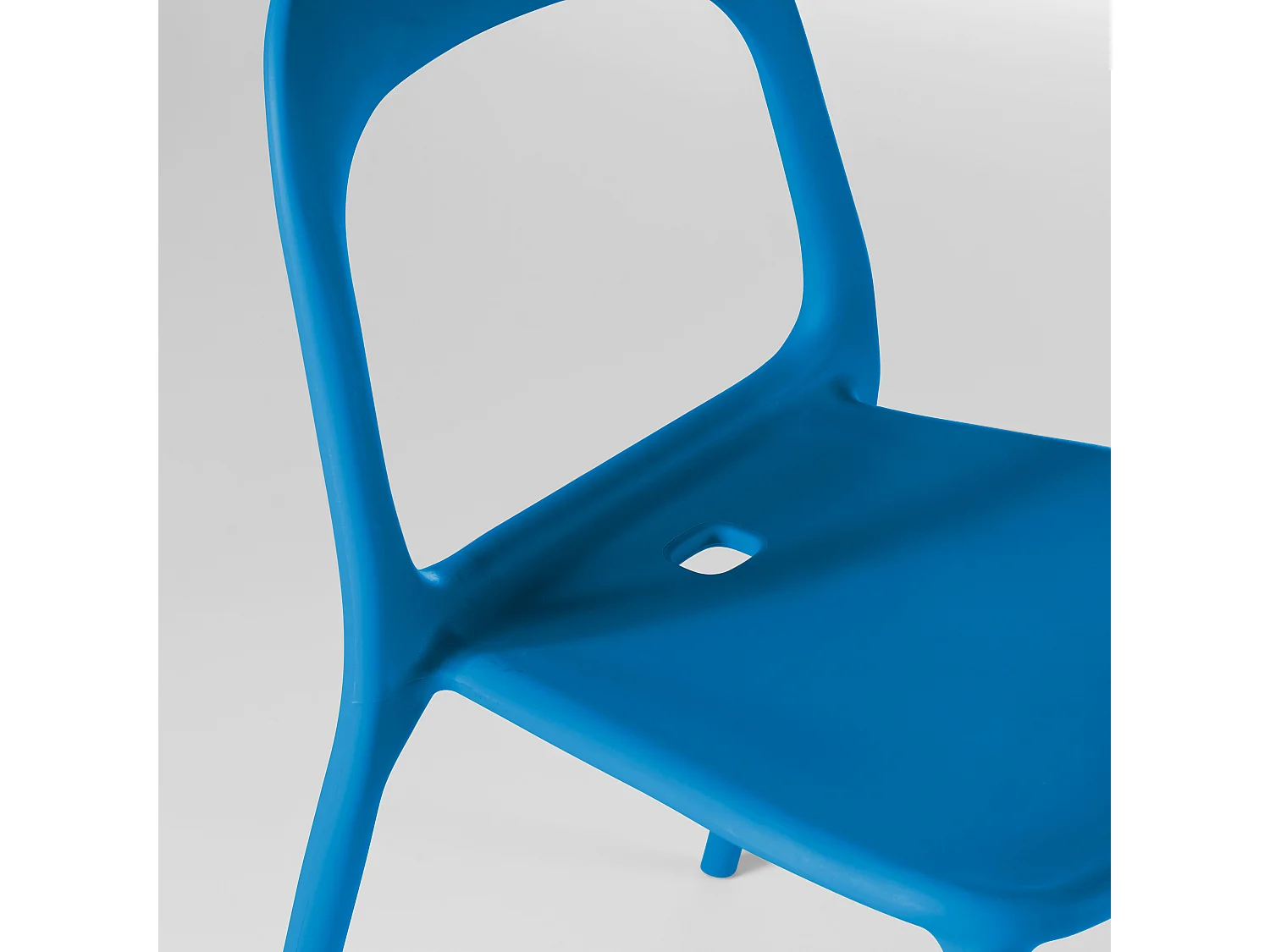 Lot de 4 chaises en plastique bleu