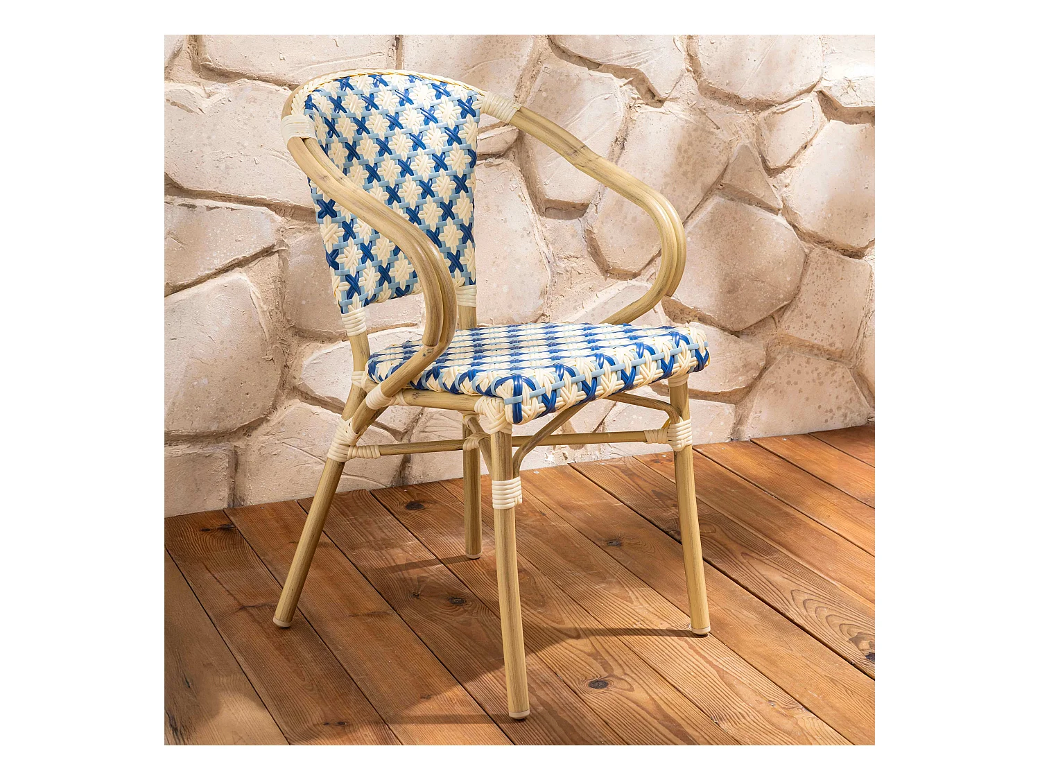 Fauteuil de terrasse bistrot parisien en aluminium et rotin bleu