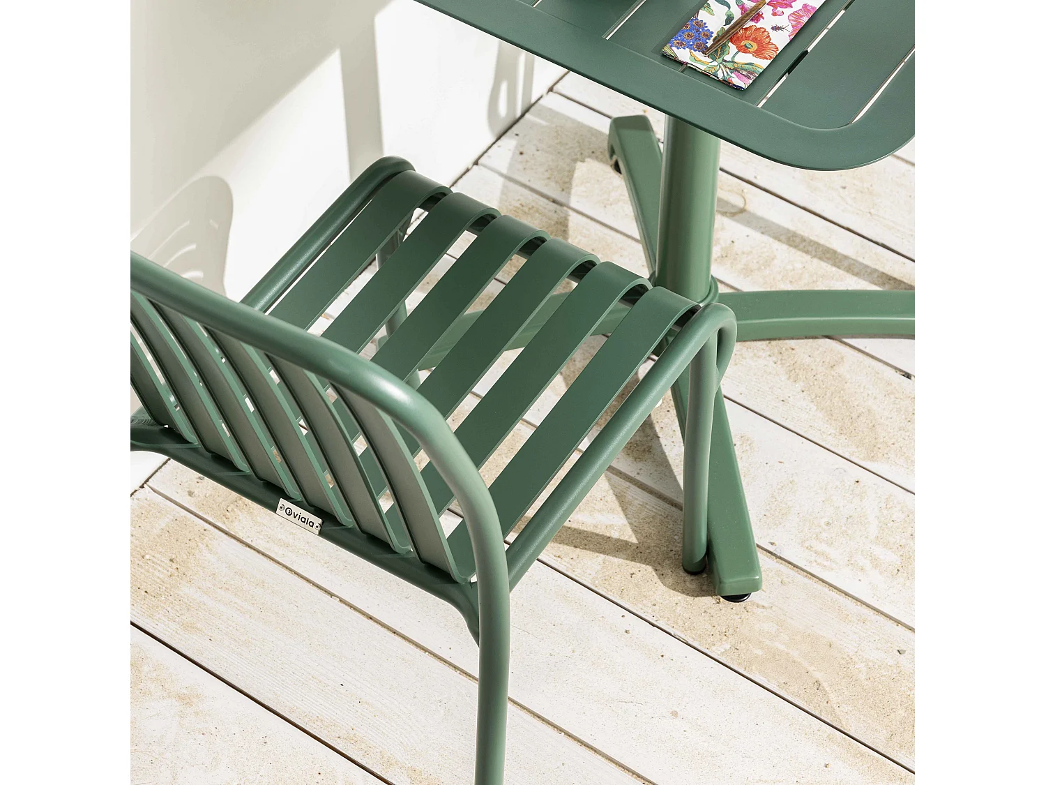 Chaise design de terrasse en aluminium vert foncé