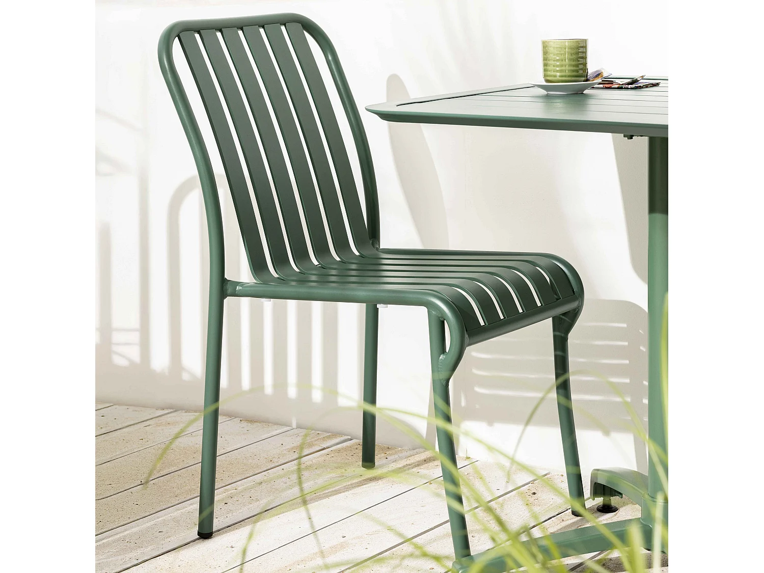 Chaise design de terrasse en aluminium vert foncé