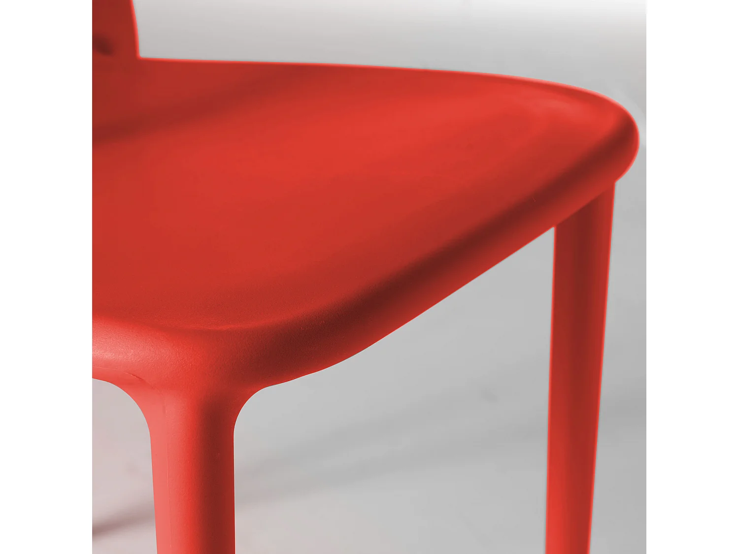 Lot de 4 chaises en plastique rouge
