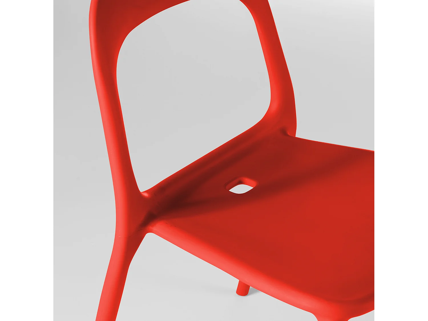 Lot de 4 chaises en plastique rouge