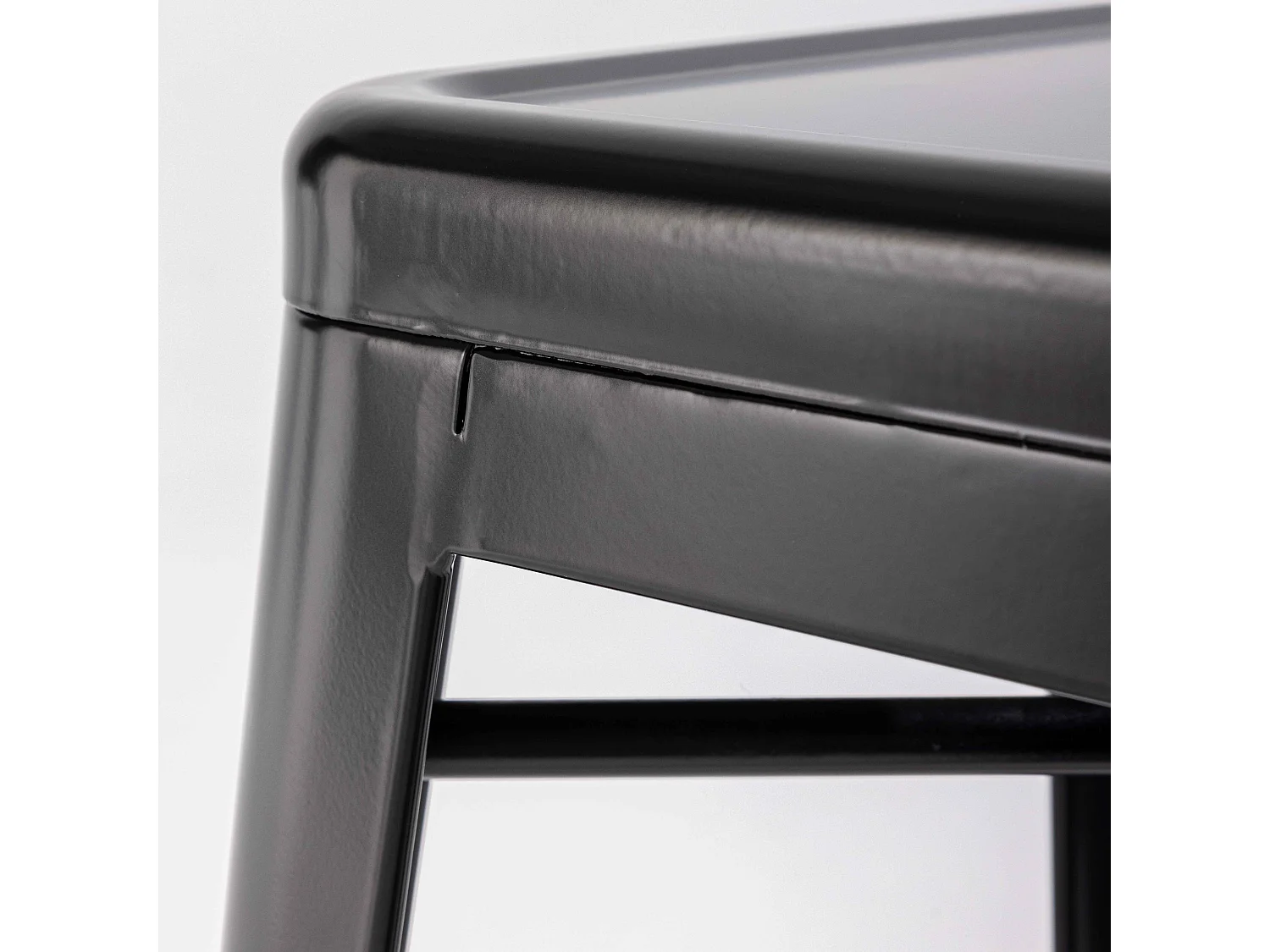Tabouret de bar en métal noir mat