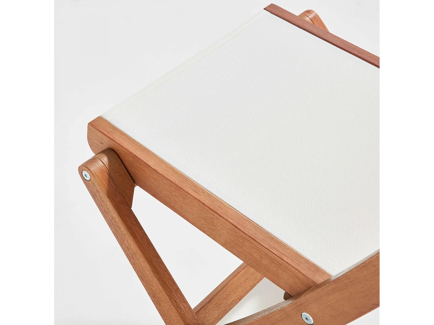 Lot de 2 chaises pliantes en bois d'eucalyptus et textilène blanc