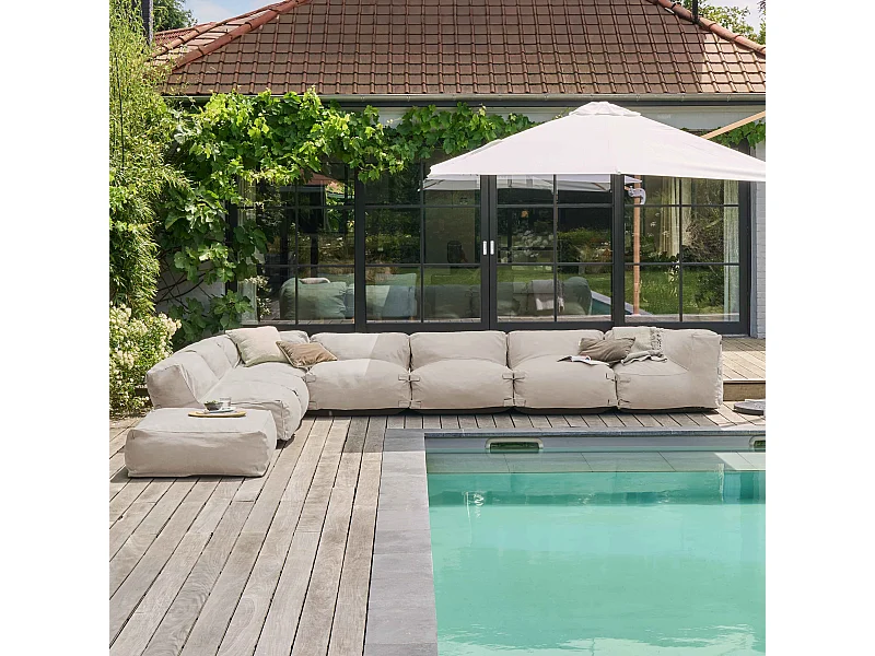 Modulaire hoekbank met 5 fauteuils, 2 hoeken en 1 zandkleurige poef