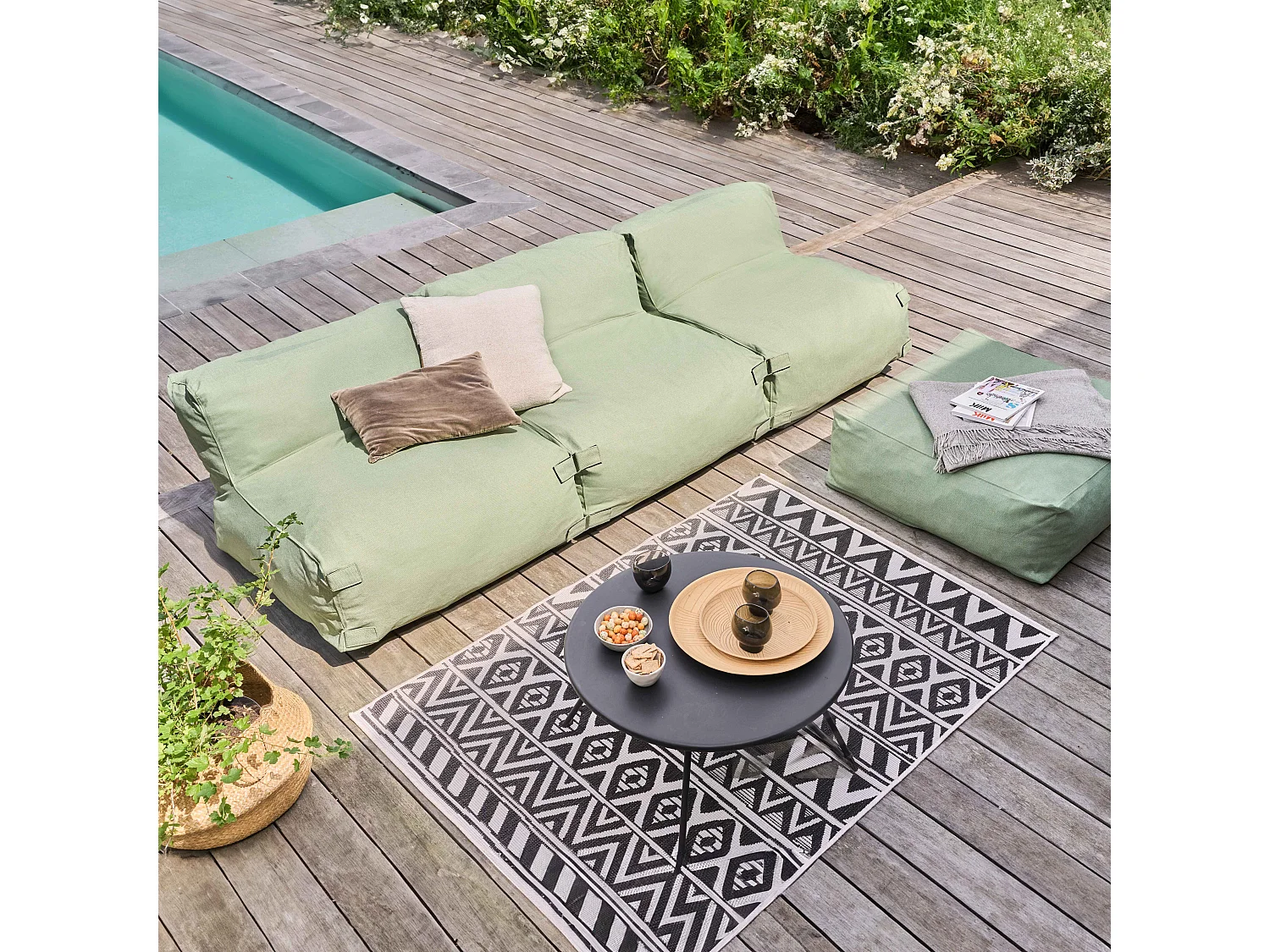 Modulaire vaste hoekbank met 3 fauteuils en 1 cactus poef