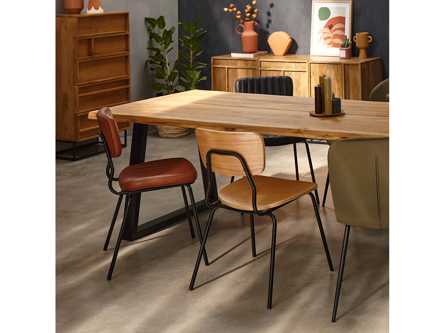 Lot de 2 chaises en textile enduit marron foncé