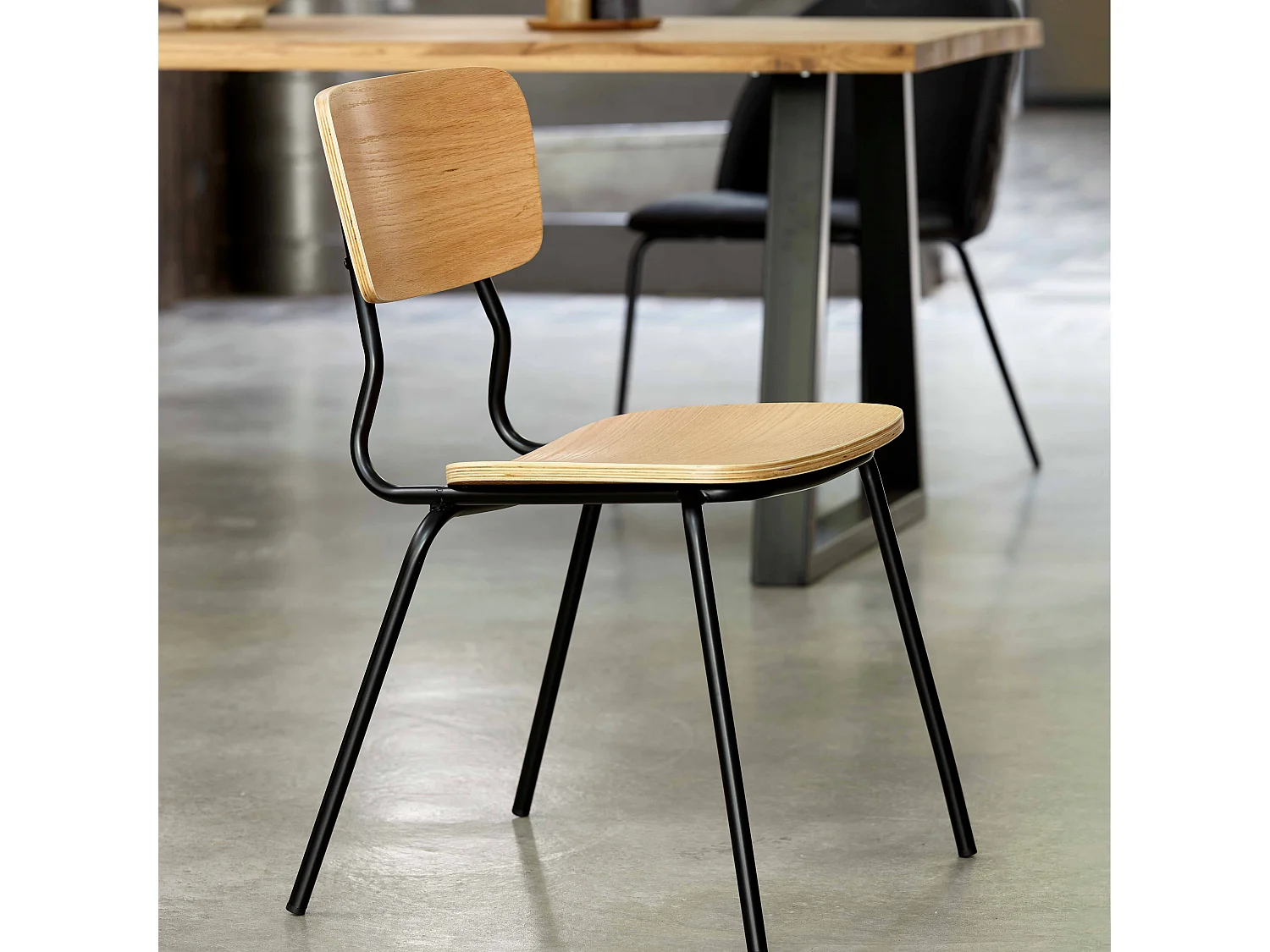 Lot de 2 chaises en bois vintage