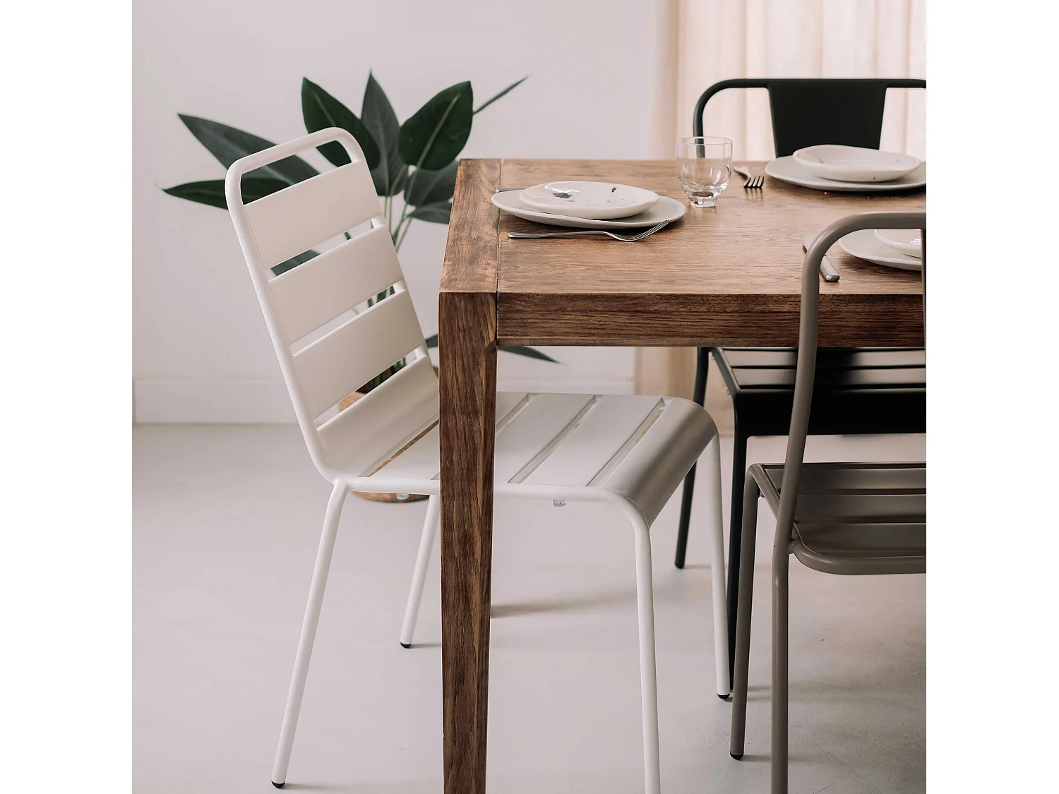 Chaise en métal blanche - Palavas