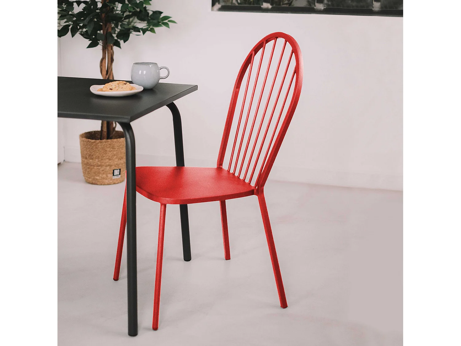 Chaise bistrot en métal rouge