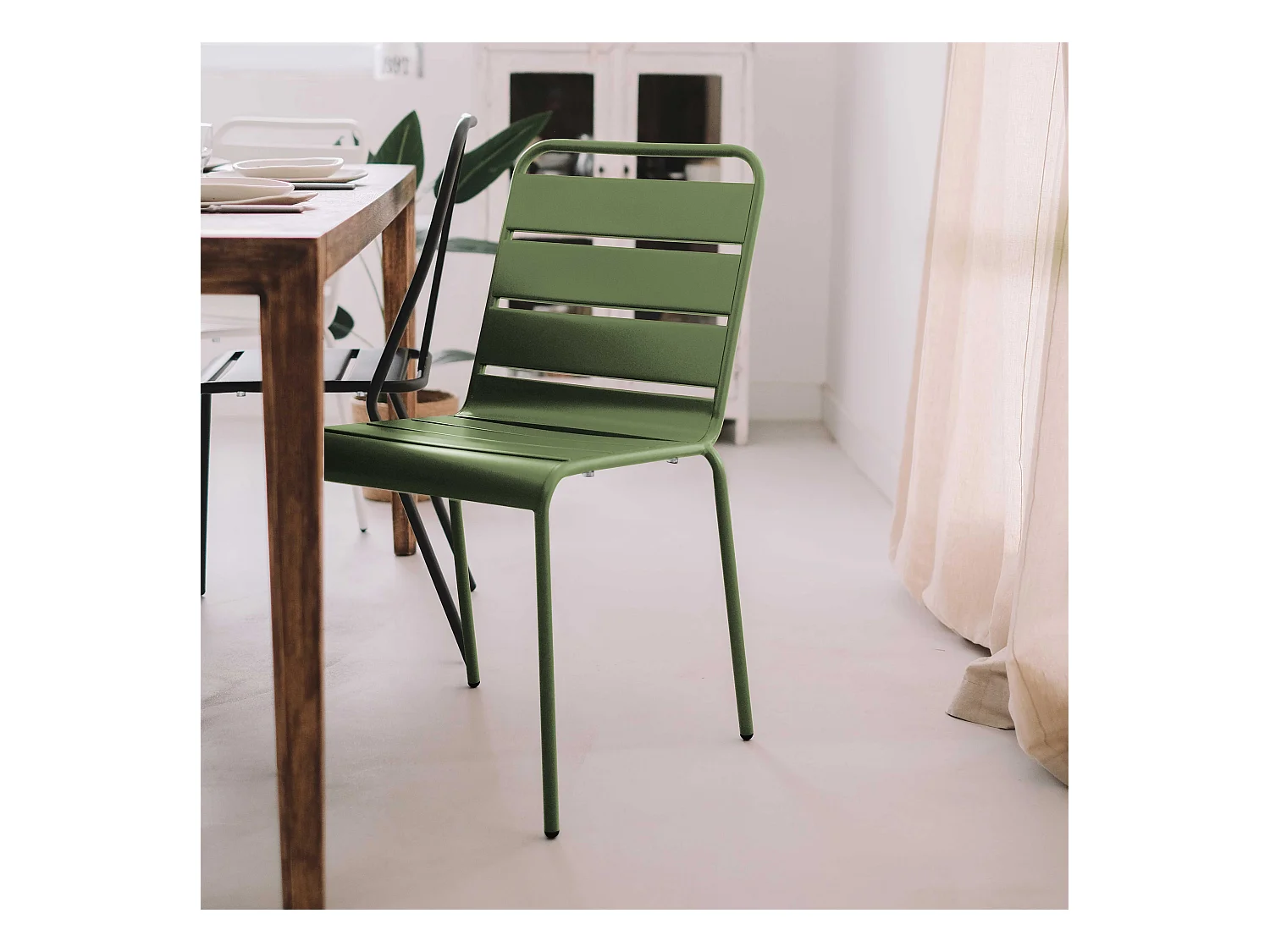 Chaise en métal vert cactus  - Palavas