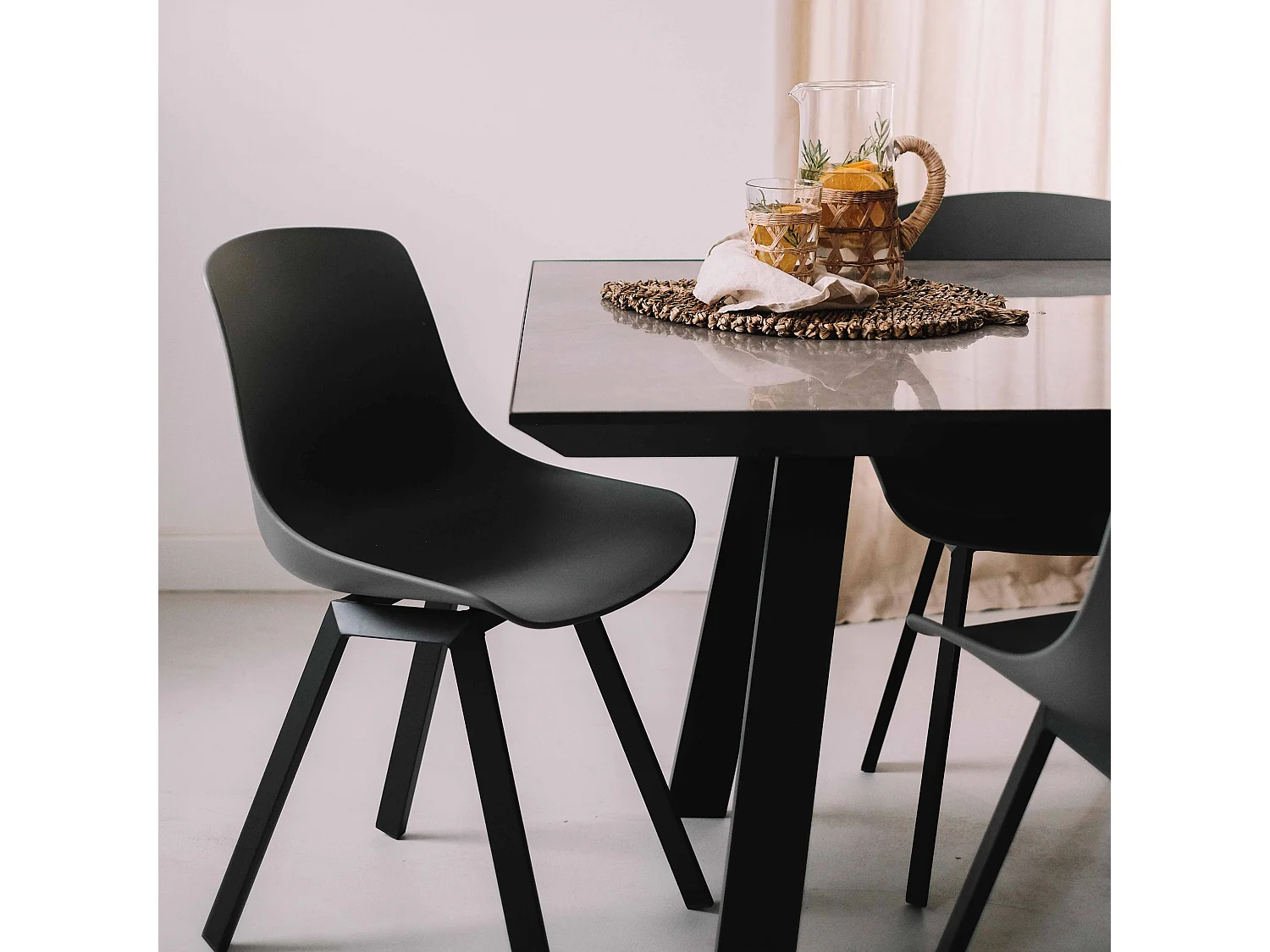 Lot de 4 chaises scandinave aluminium grises