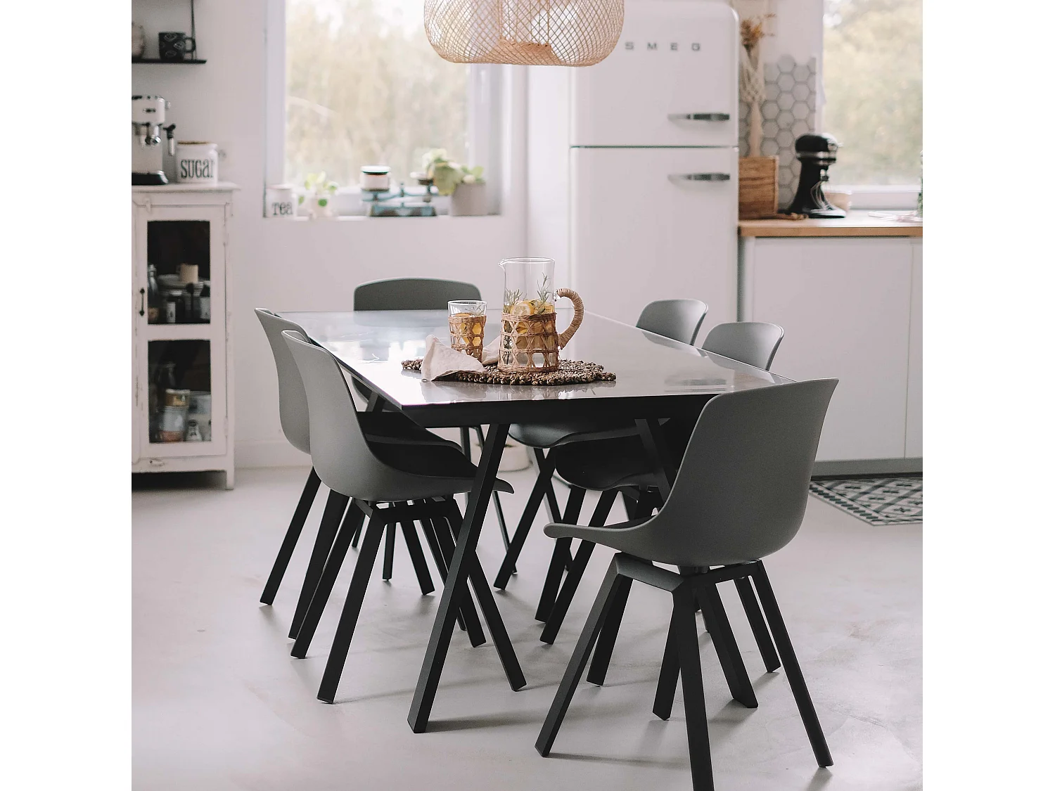 Lot de 4 chaises scandinave aluminium grises
