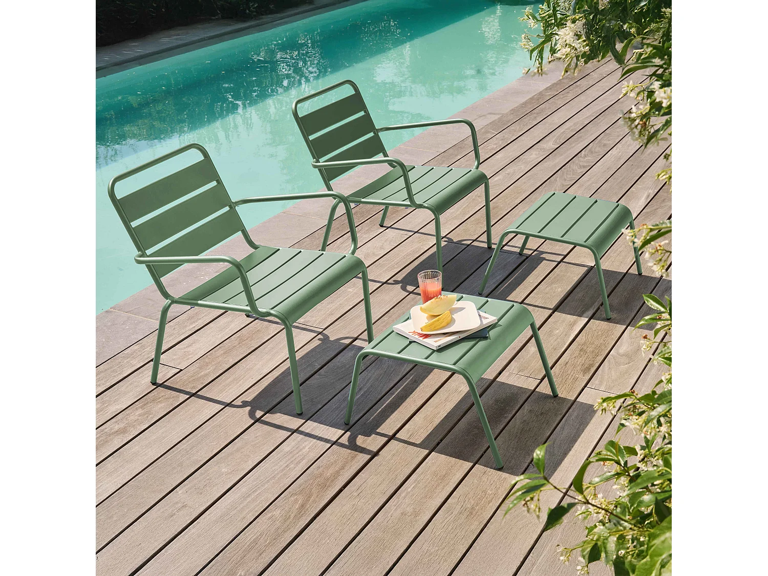 Lot de 2 fauteuils relax avec repose-pieds en métal vert sauge - Palavas