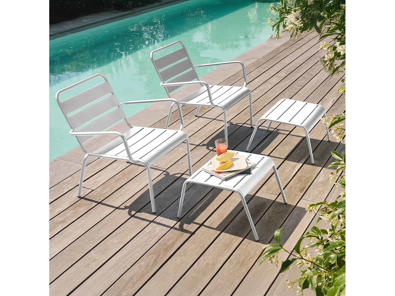 Lot de 2 fauteuils relax avec repose-pieds en métal blanc - Palavas