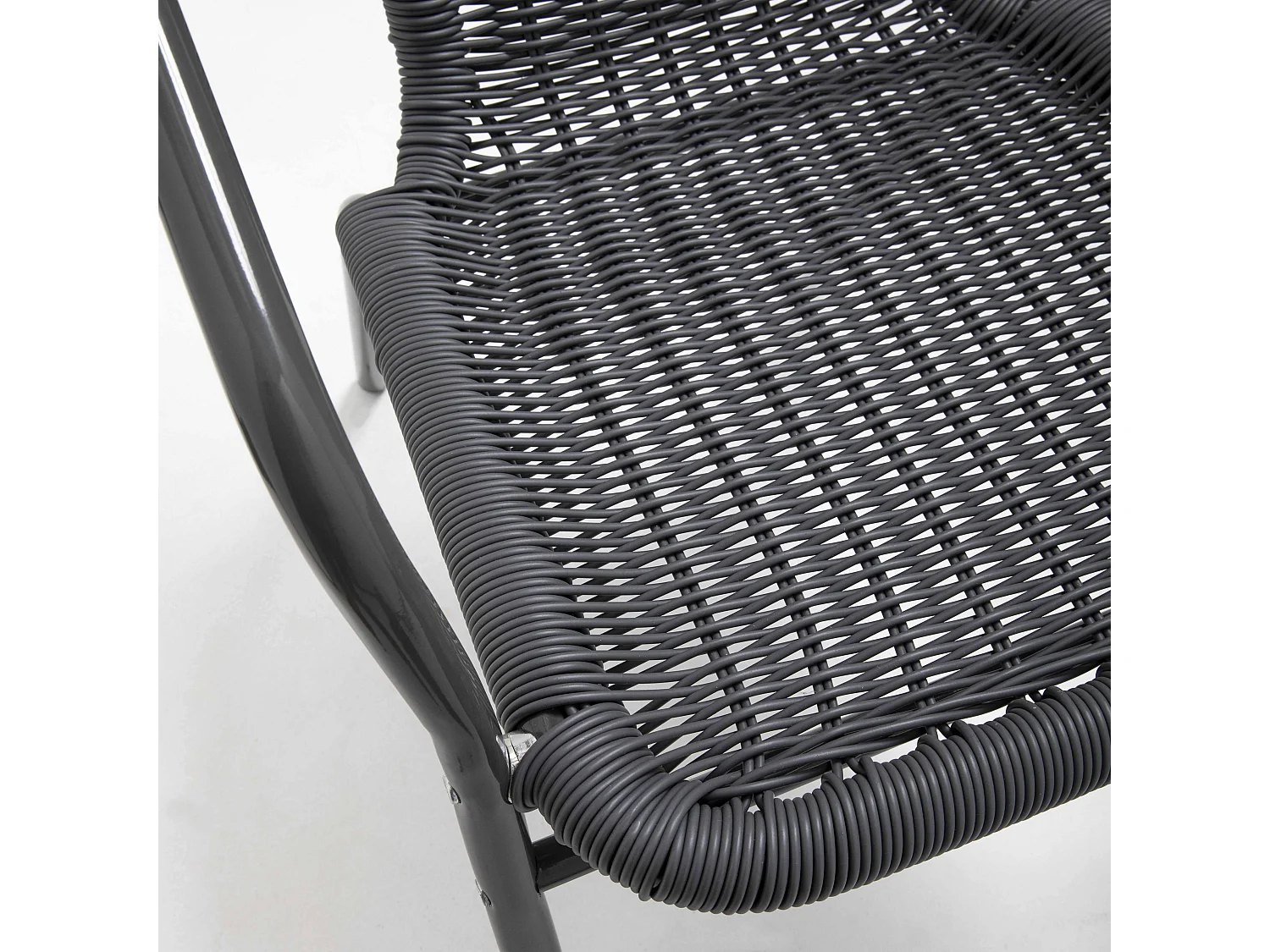 Lot 4 fauteuils de jardin aluminium et résine noir