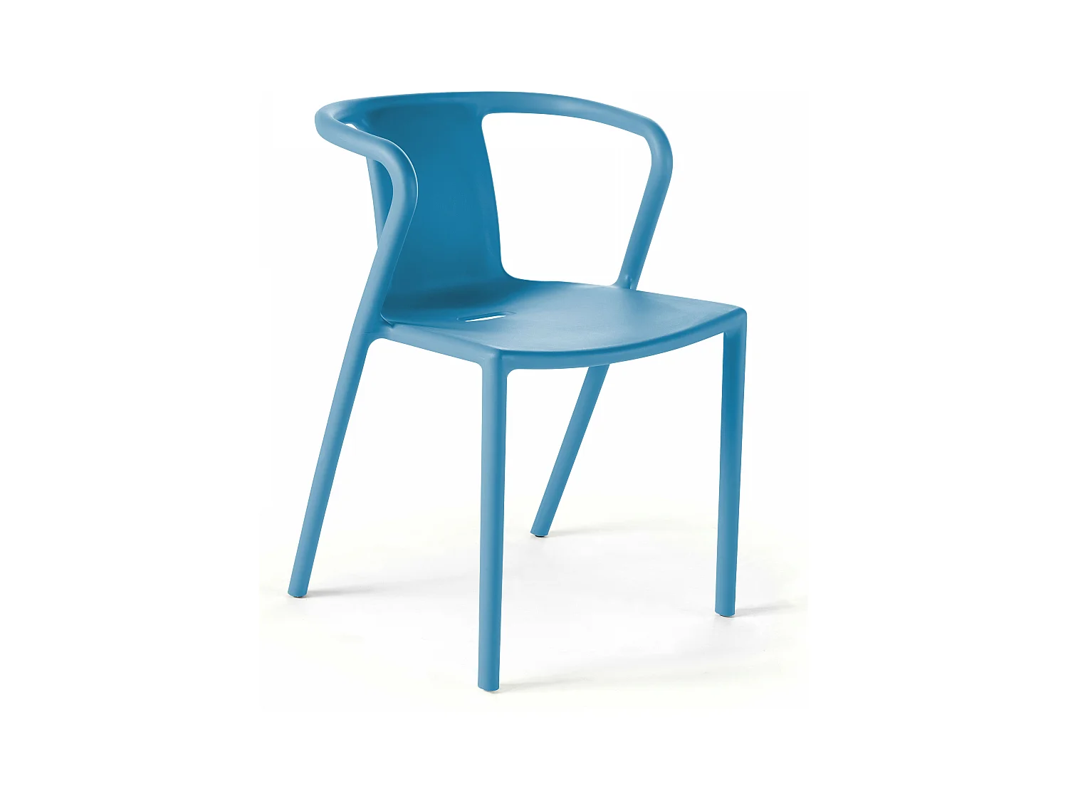 Blauwe plastic fauteuil