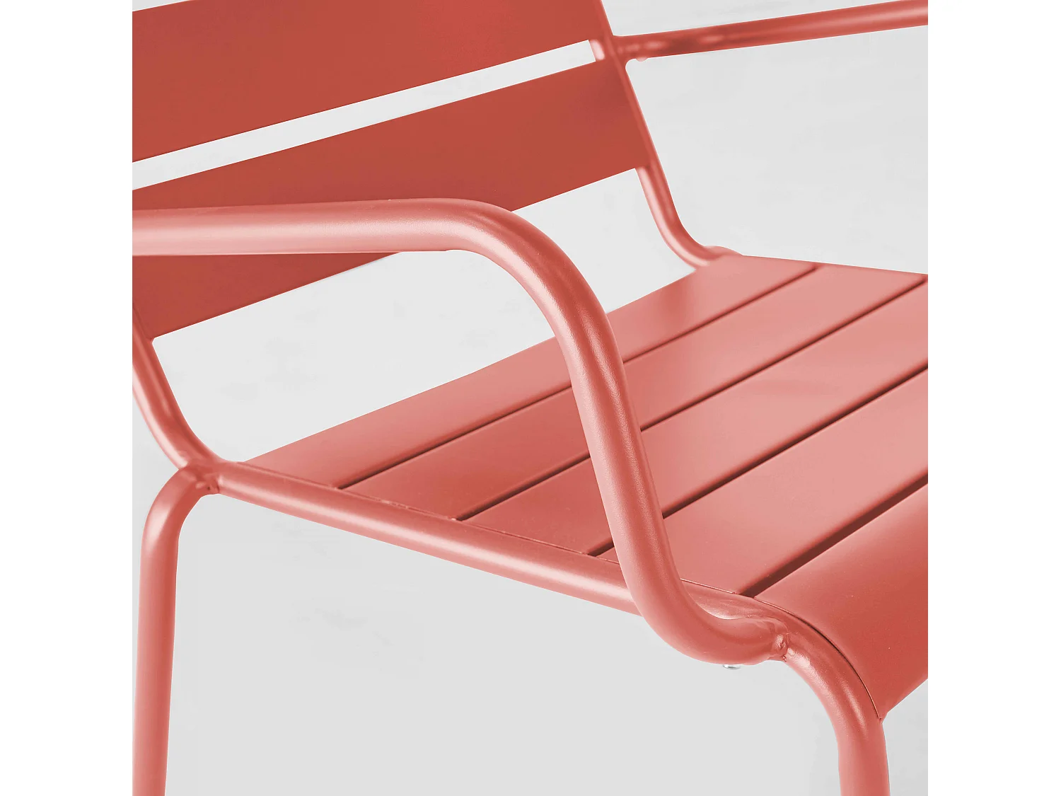 Sillón reclinable y reposapiés de metal arcilla