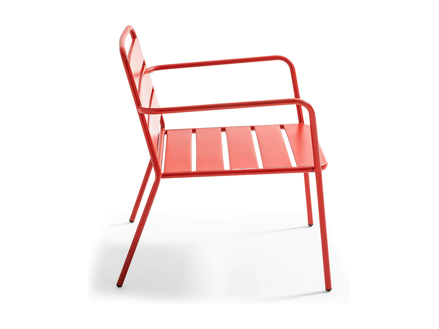 Fauteuil de jardin bas en métal rouge - Palavas