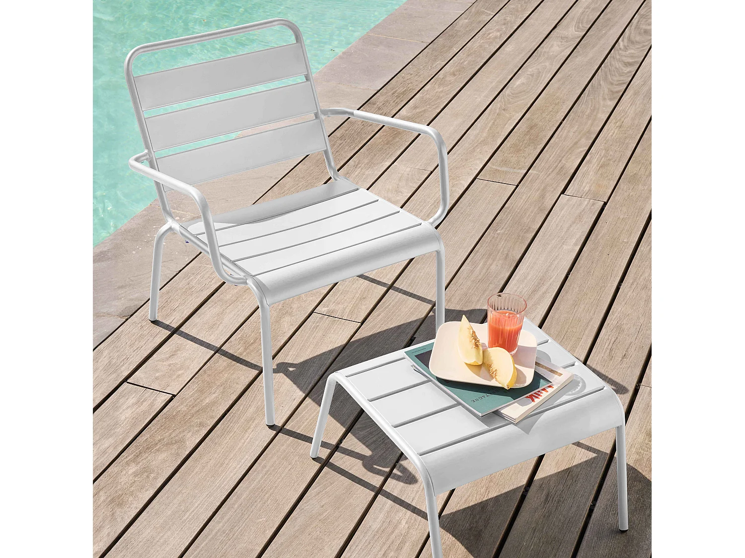 Fauteuil relax et repose pied en métal blanc - Palavas