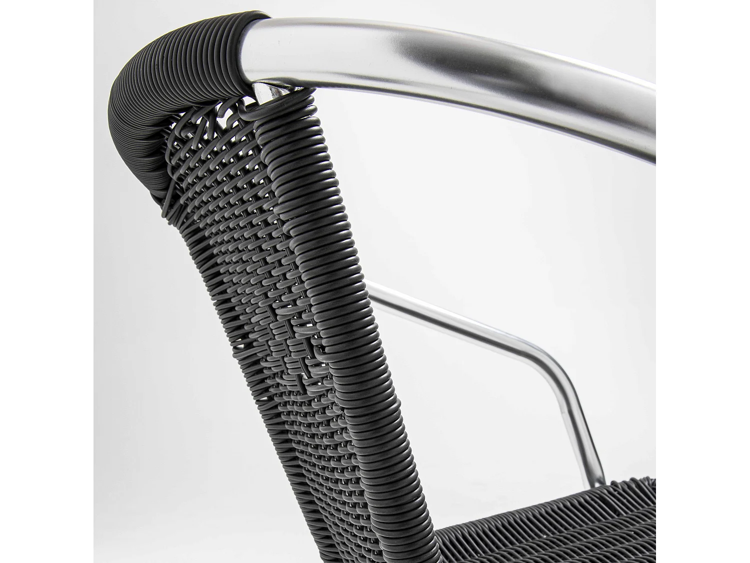 Chaise de jardin aluminium et résine gris noir