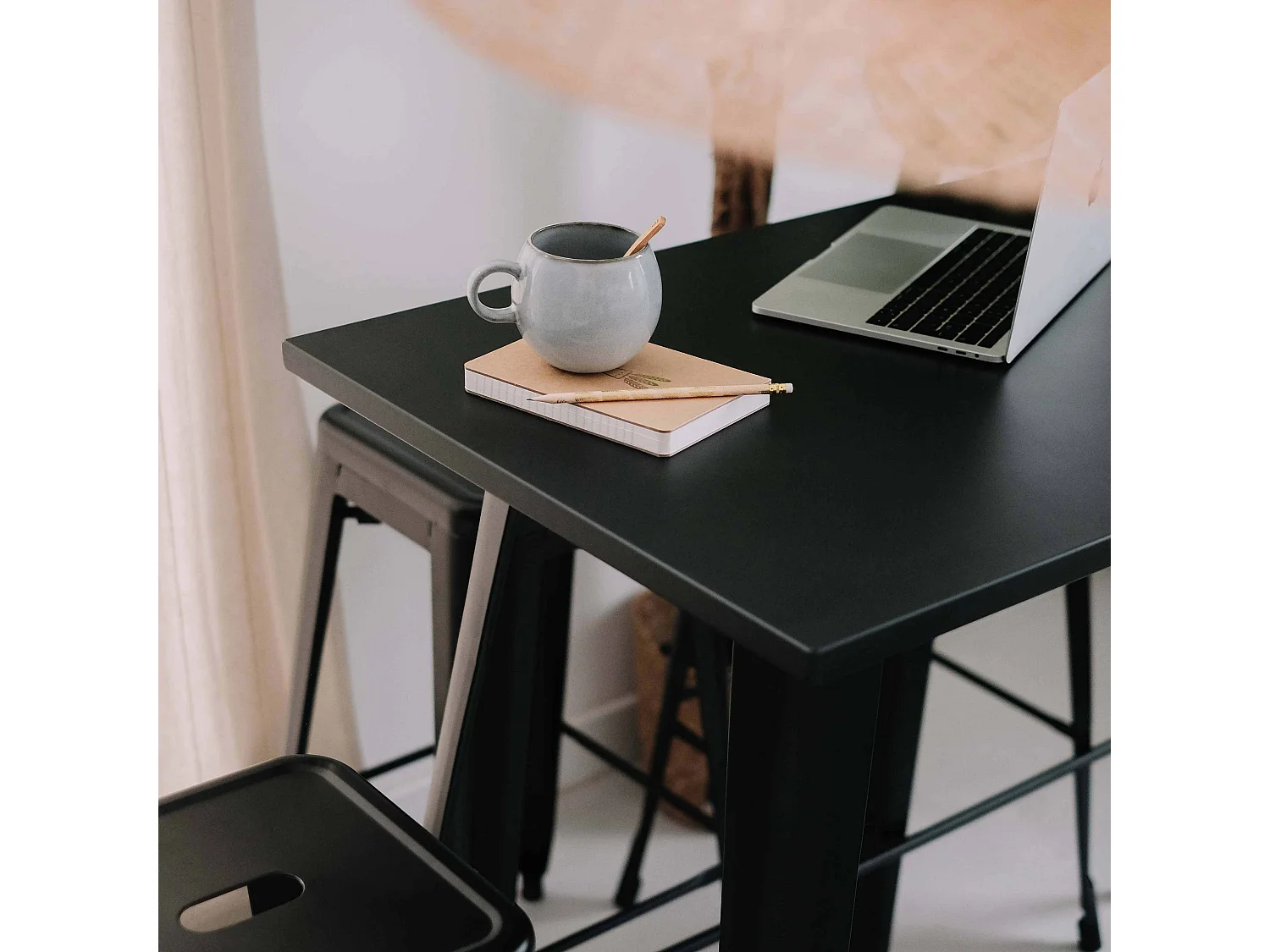 Table haute rectangulaire de style industriel New-York