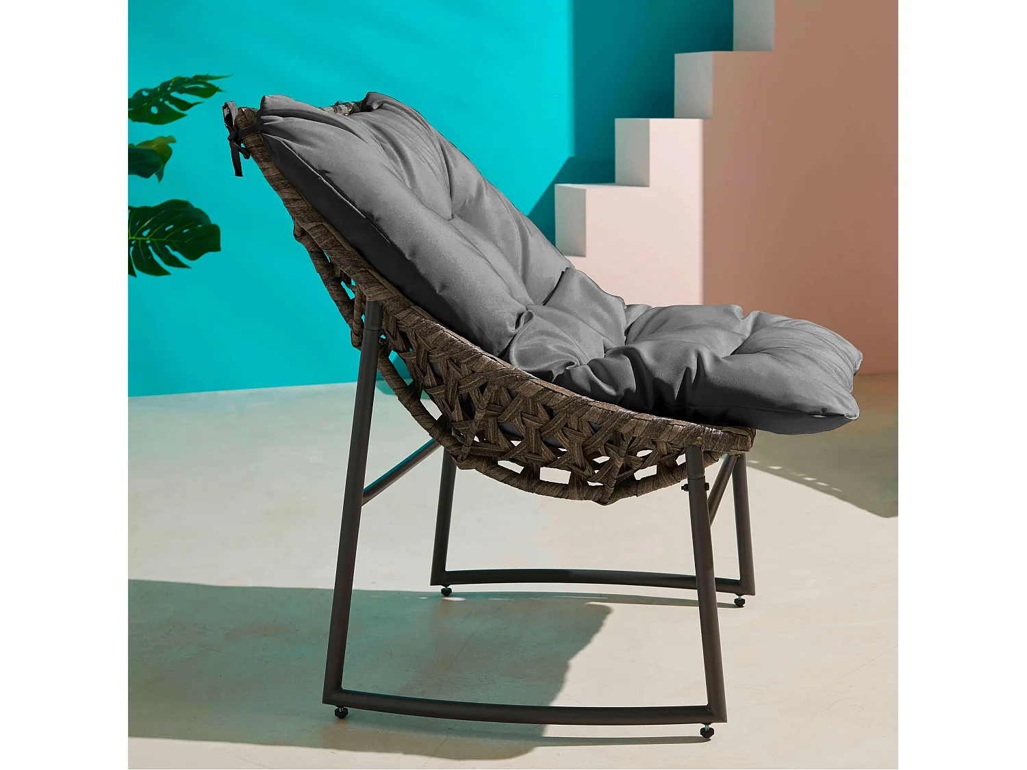 Salon de jardin 4 places en métal et résine gris