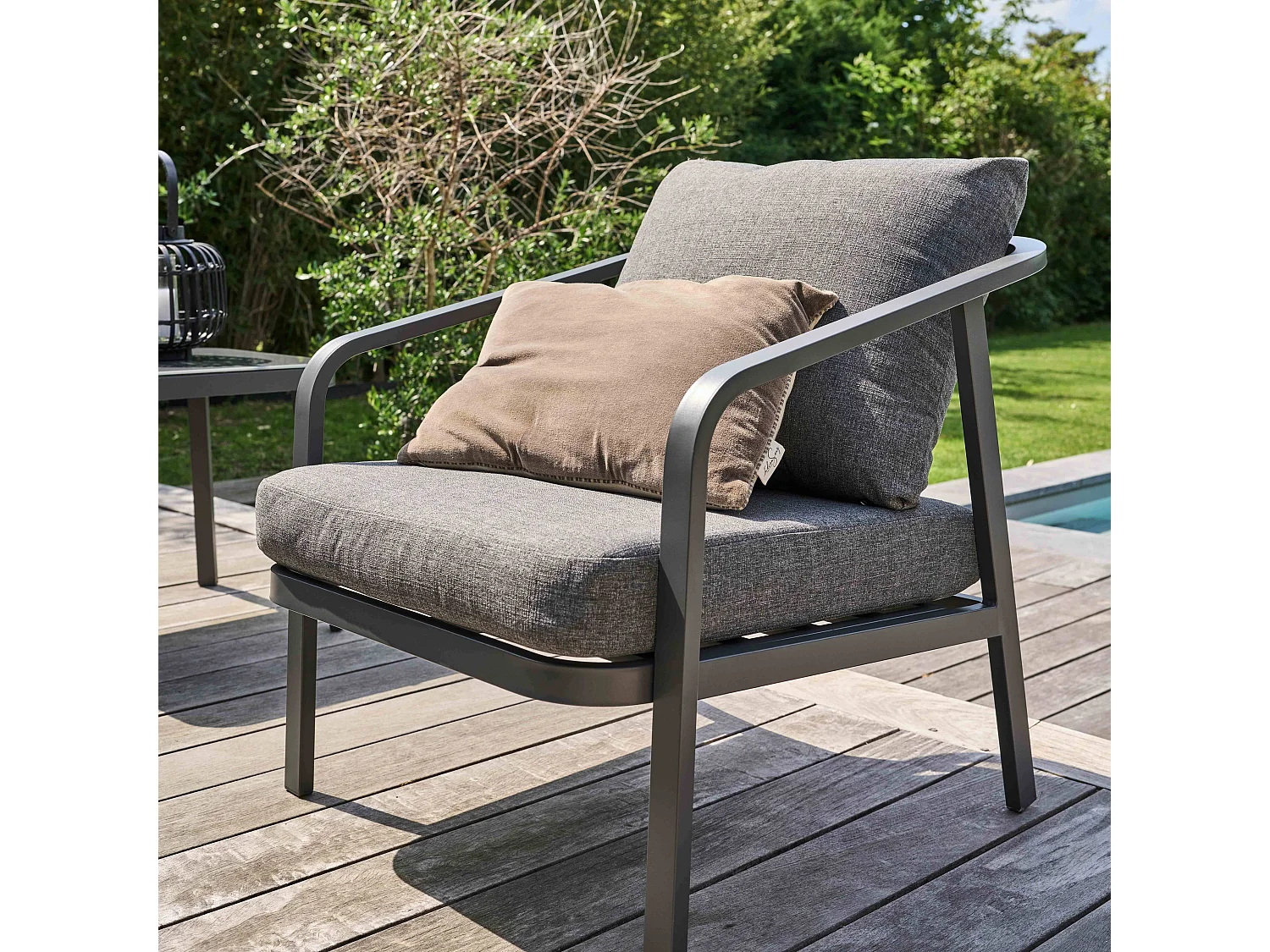 Salon de jardin 5 place en aluminium gris anthracite