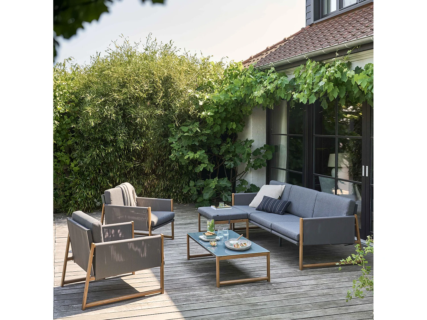 Salon de jardin 5 places en aluminium gris
