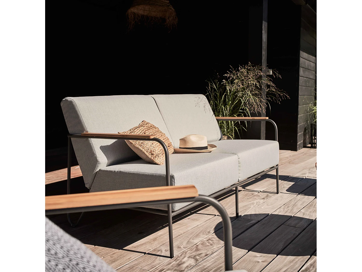 Salon de jardin 4 places en teck avec table basse