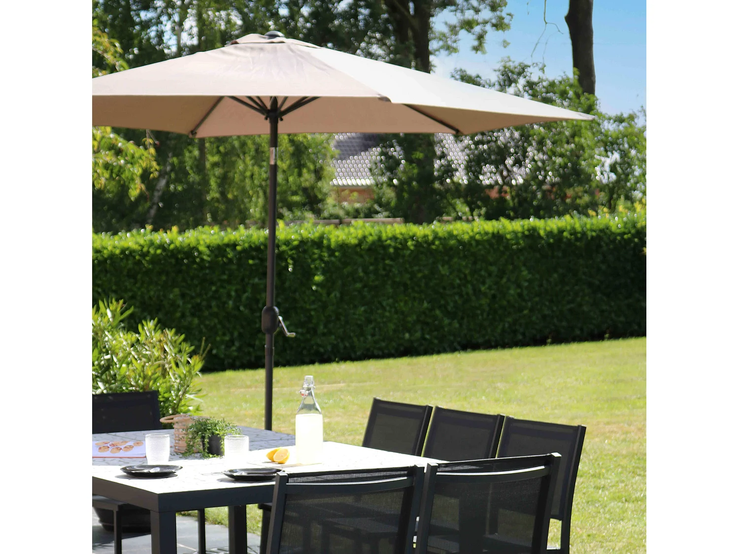 Rechte parasol van 3m in taupekleurig aluminium