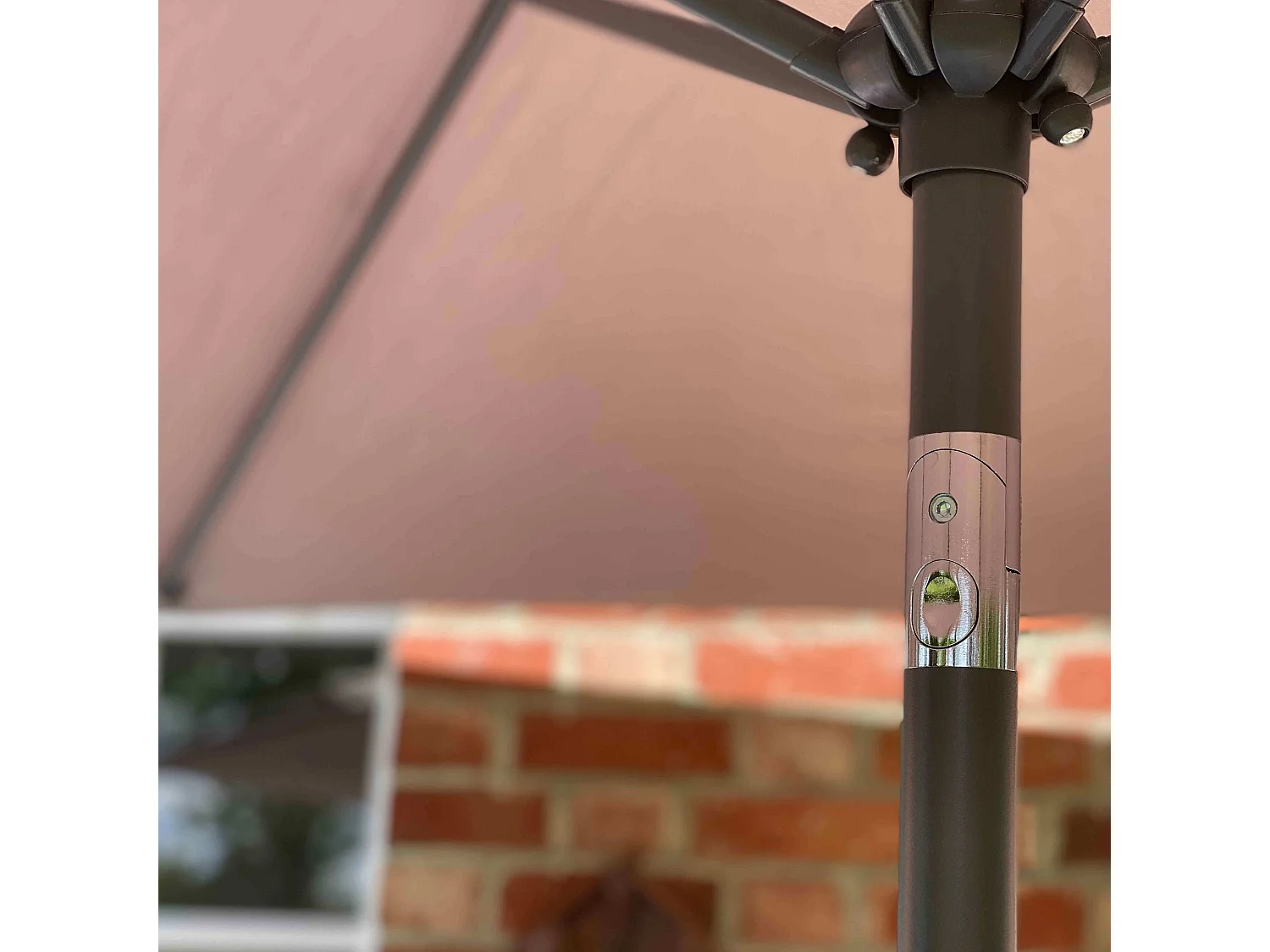 Rechte parasol van 3m in taupekleurig aluminium