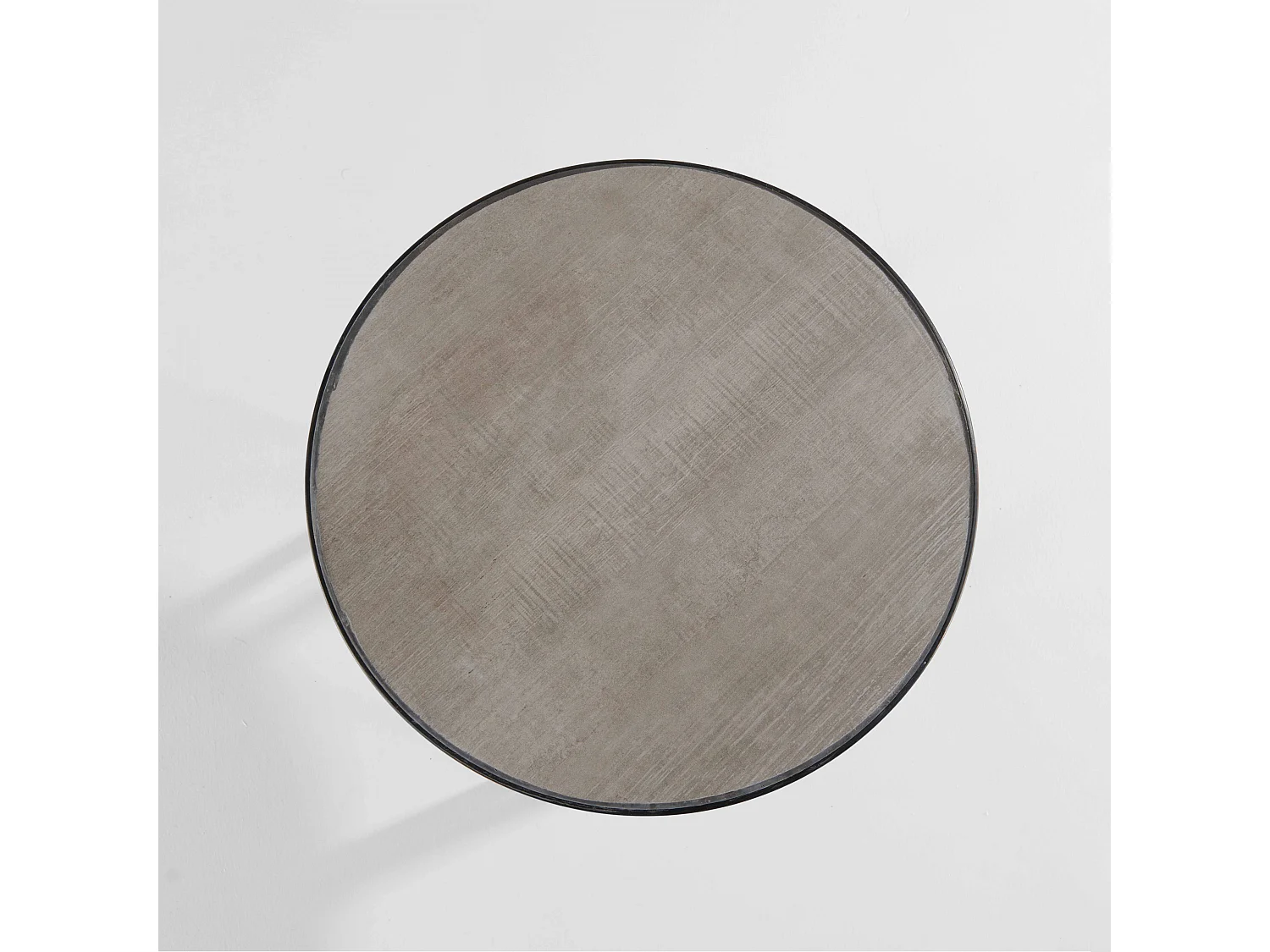 Ronde salontafel met betonlook blad