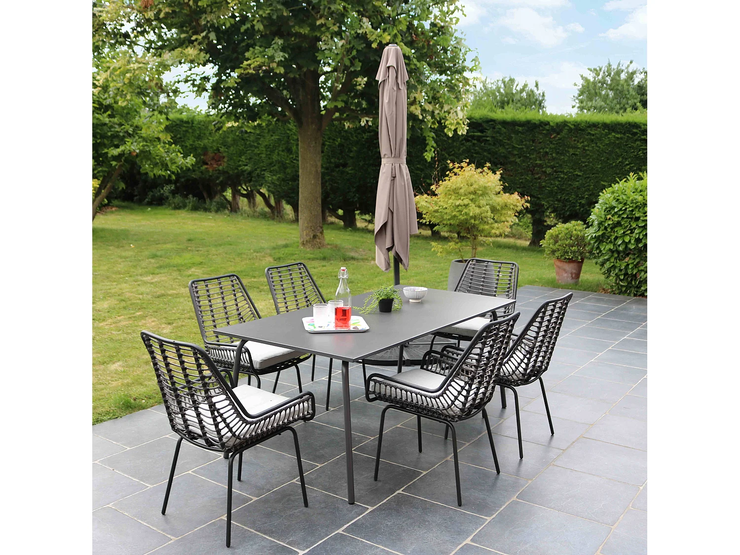 Parasol déporté 2x3 m et 4 dalles lestées aluminium taupe - Amalya