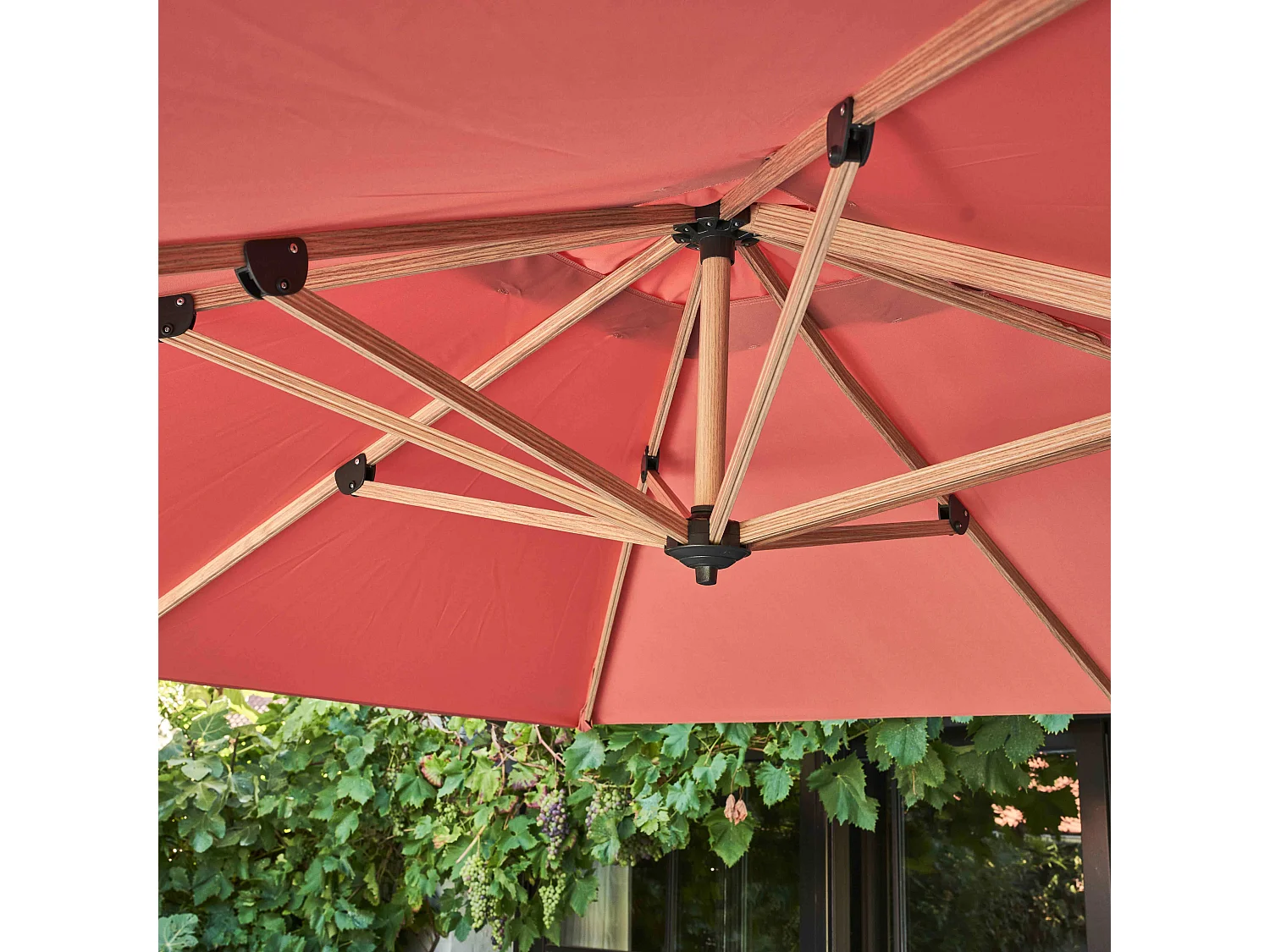 Parasol déporté 3x3m et 4 dalles à remplir effet bois argile - Brescia