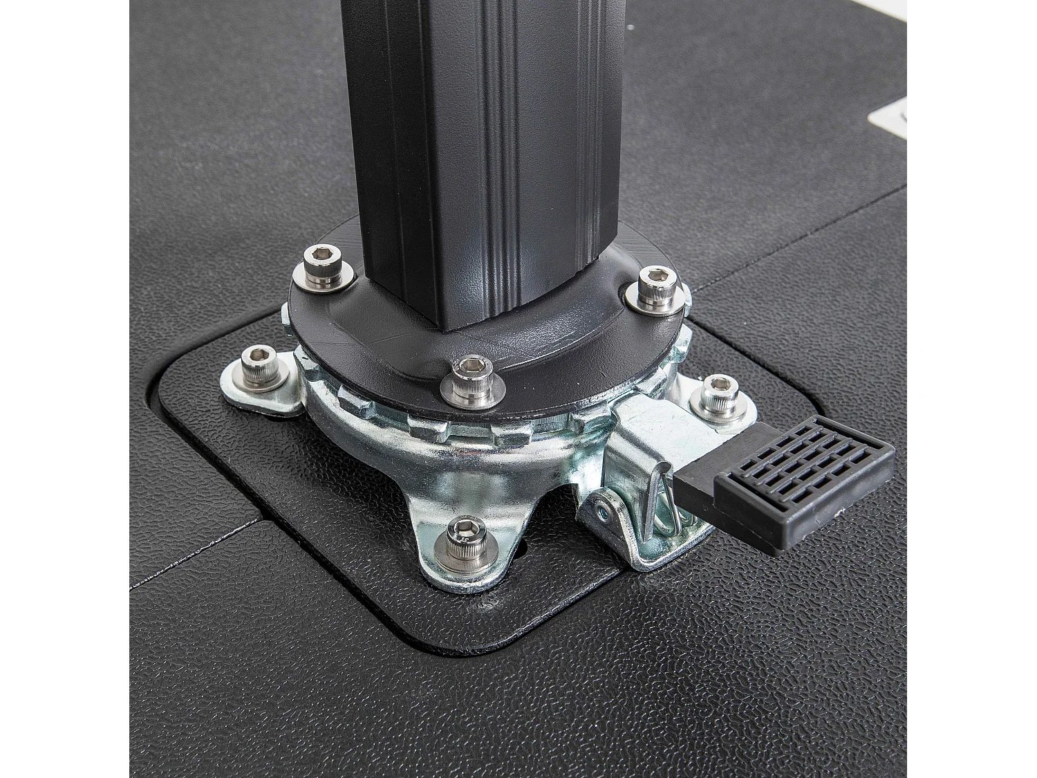 Parasol van 2x3 m en 4 groene tegels om te vullen