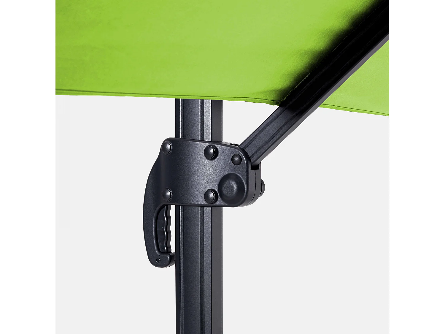 Parasol déporté 2x3 m et dalle à lester sur roues aluminium vert - Amalya