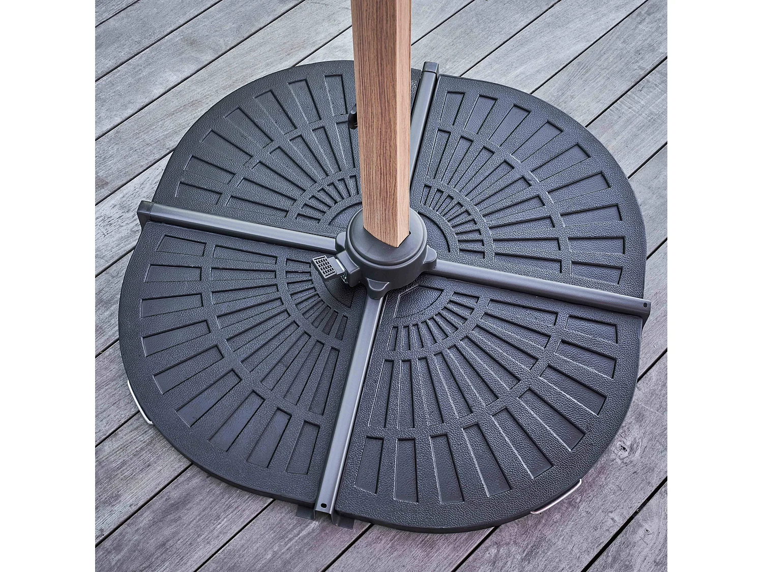 Parasol déporté 3x3m et 4 dalles lestées effet bois gris - Brescia